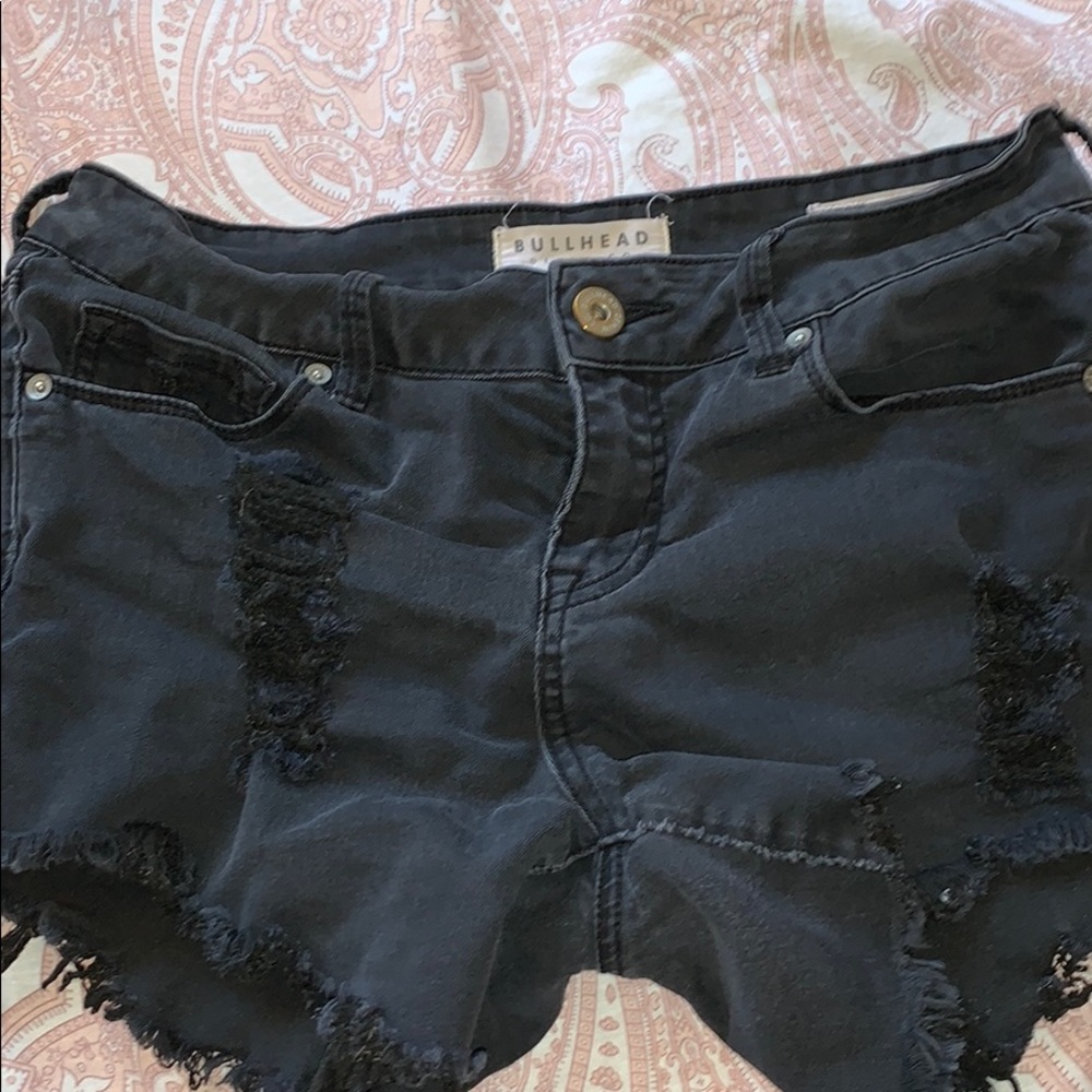 Black bullhead jean shorts